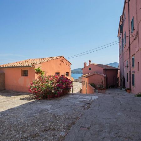 Helloelba Appartamento Il Faro Portoferraio Exterior foto